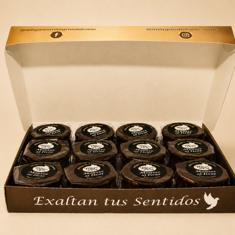 Alfajores de mousse al licor — x 12 unidades